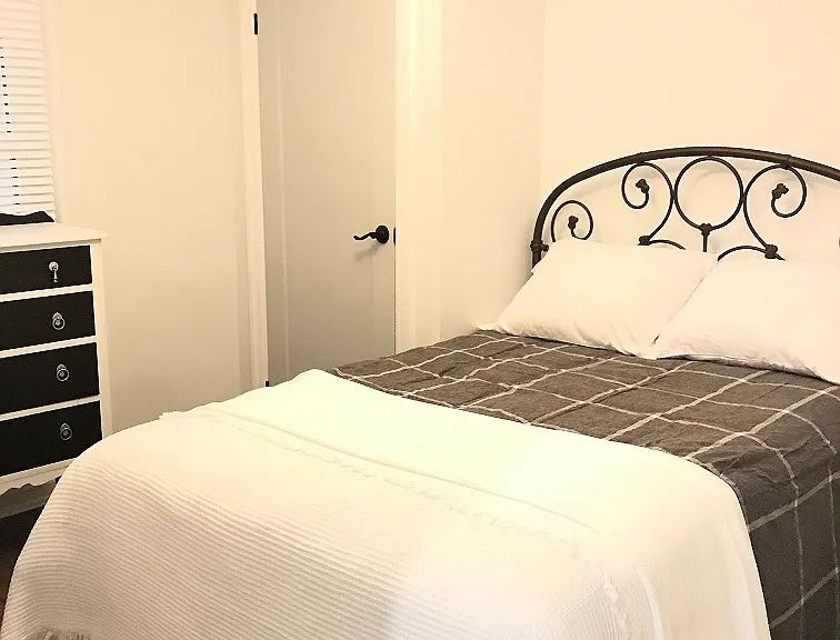 2014 Edinburgh Dr — Photo 36
