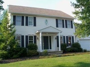 340 Carol Ln, Elyria, OH 44035