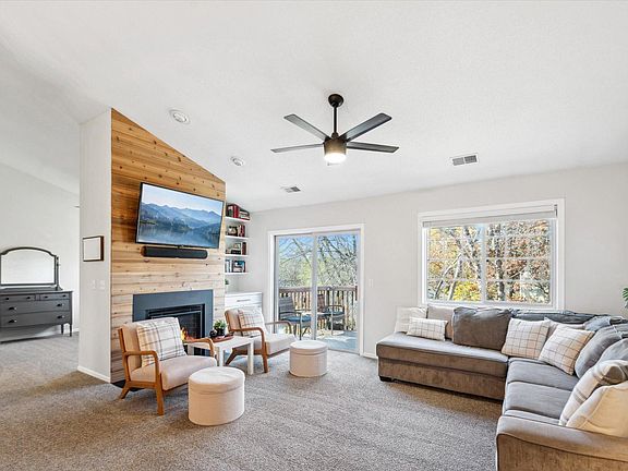 4th image of 15377 Flower Way #64