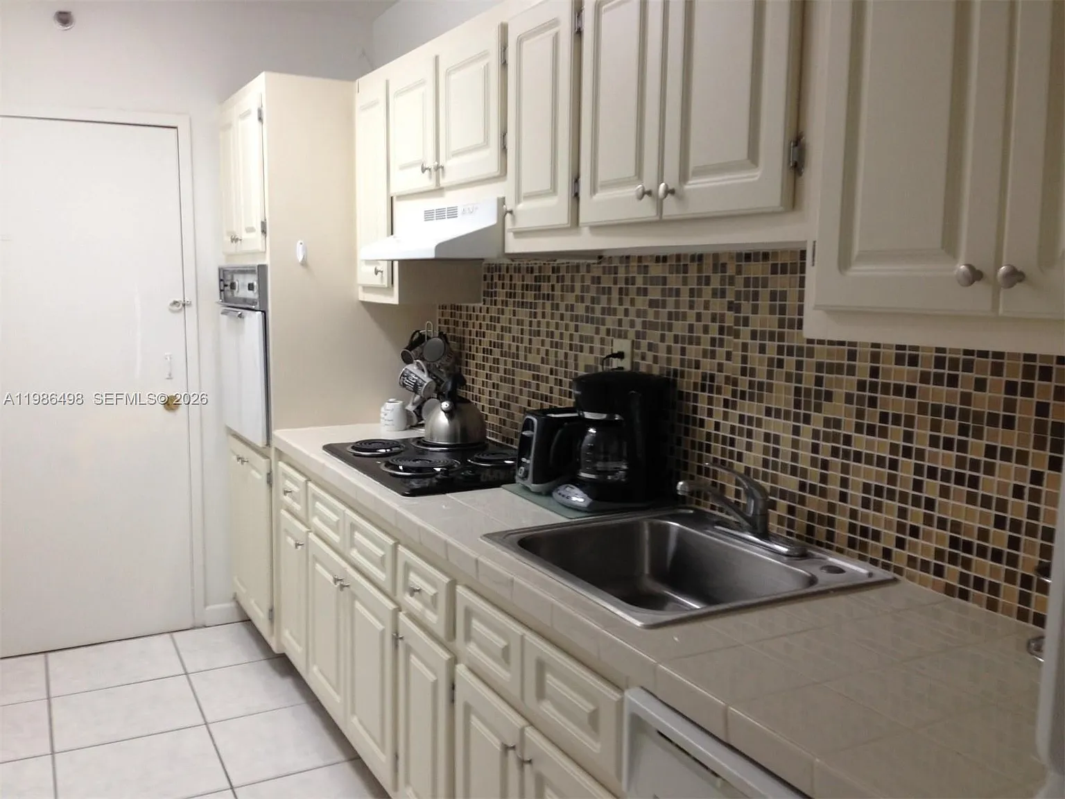The Decoplage Condo — Photo 4