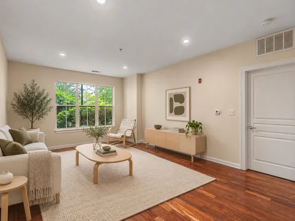 3 Repton Cir Unit 3114, Watertown, MA 02472