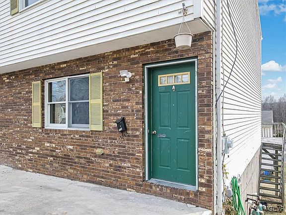 5th image of 208 Hillside Ave #208-210