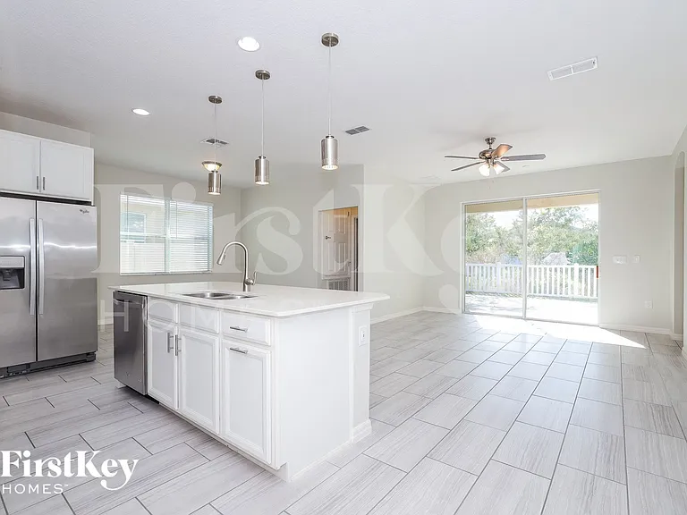 878 Marisa Ln — Photo 5