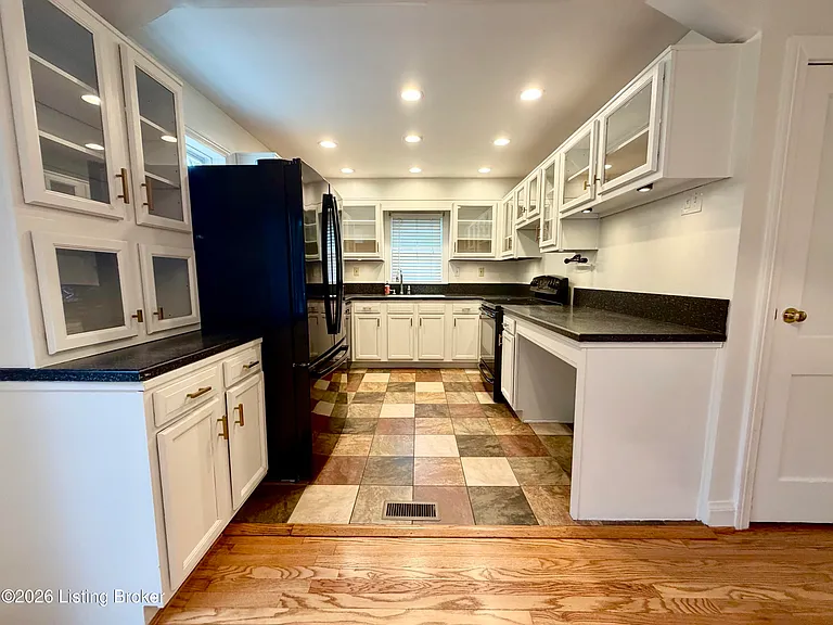2219 Woodbourne Ave — Photo 5