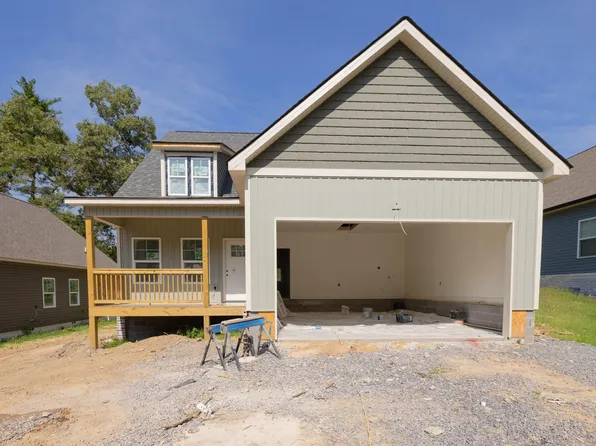 27 Greenslake Rd, Rossville, GA 30741