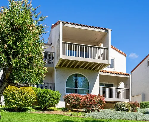 902 Caminito Madrigal #B Photo 1