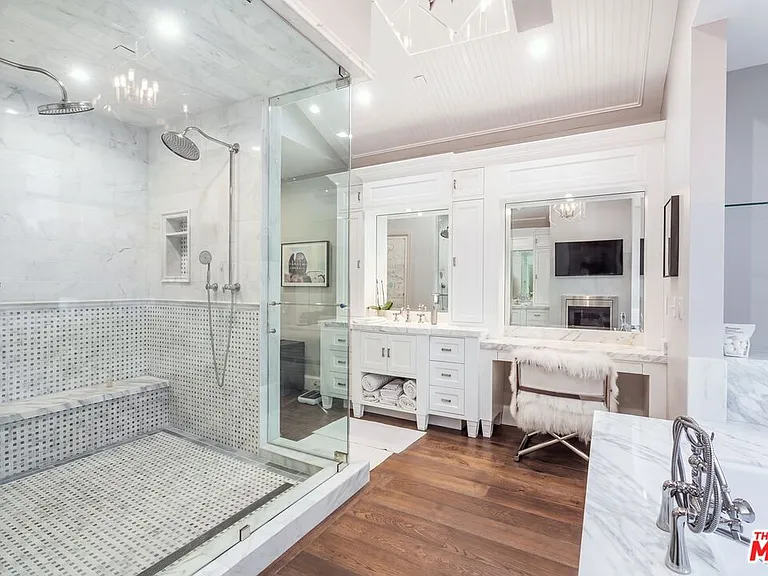 4800 Zelzah Ave — Photo 36