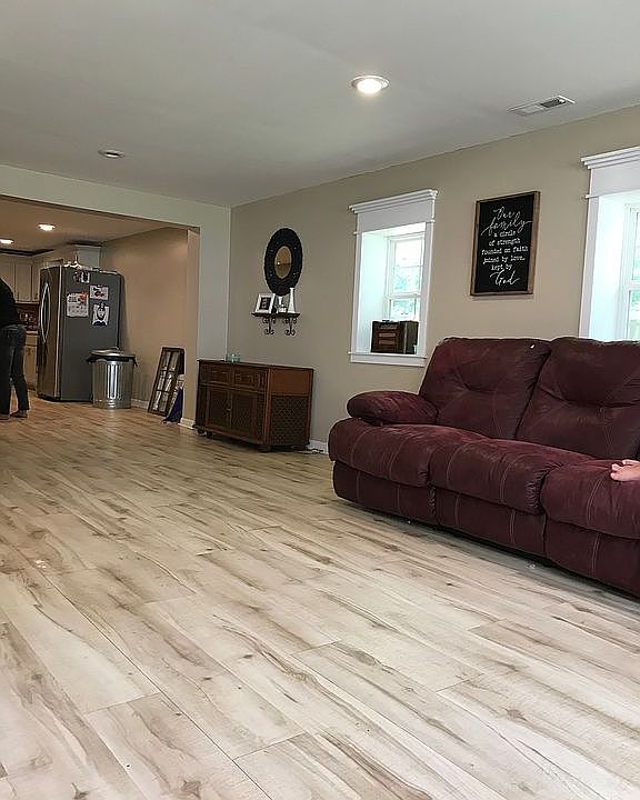 1st image of 305 Magnolia Ave