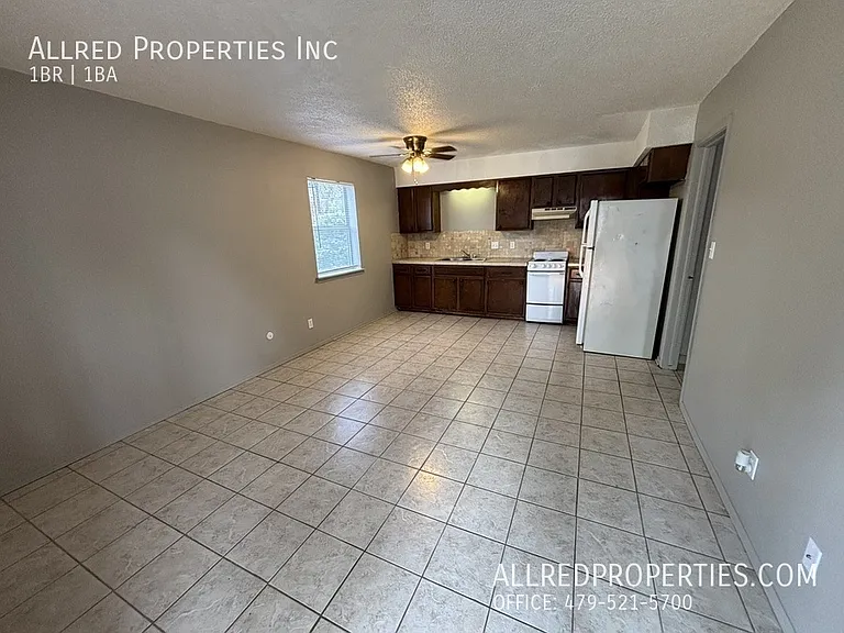 614 W Cleveland St #1 — Photo 3