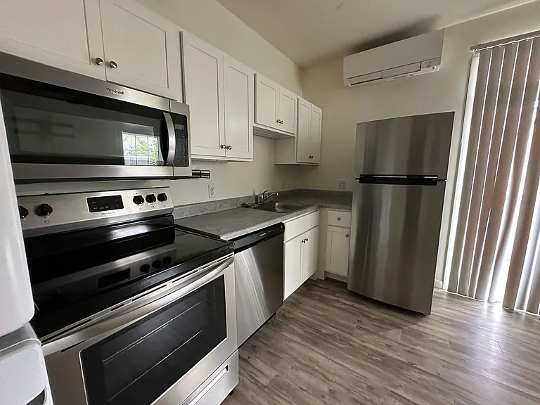 University Park Apartments near Cornell University — Photo 231