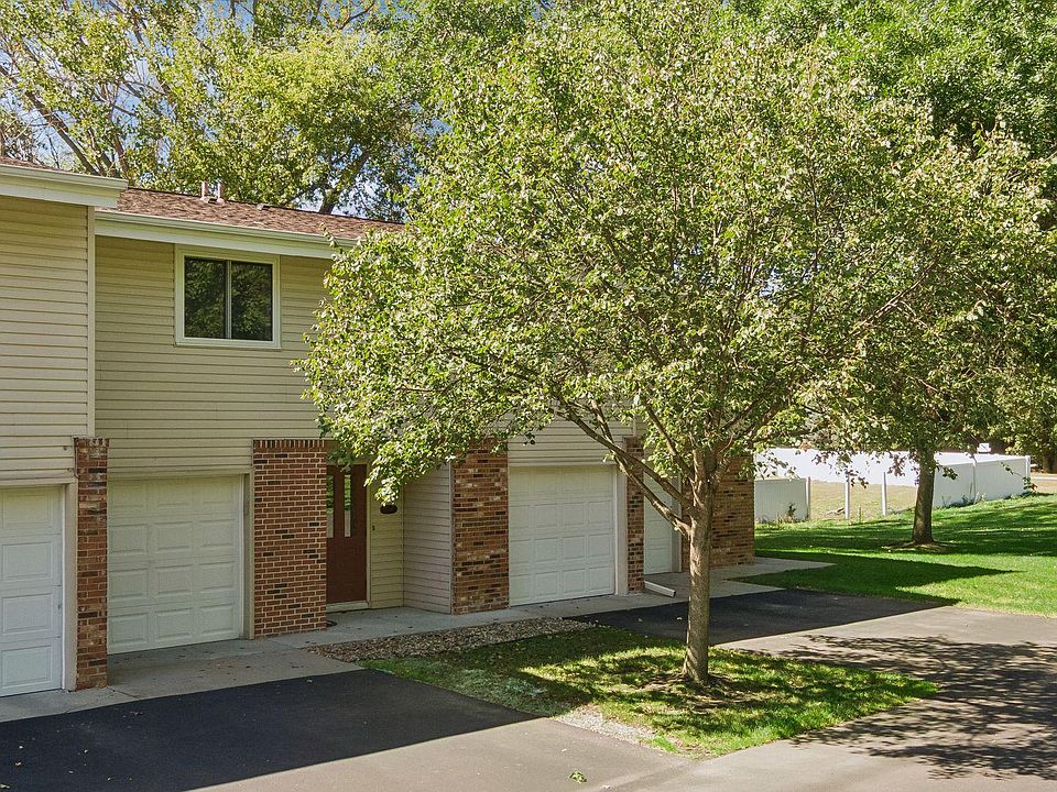 1st image of 17587 Pond Cir