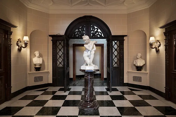 Rented by Sotheby's International Realty | media 22