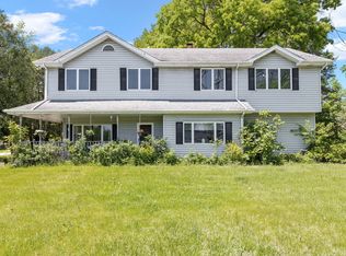 300 N Wheeling Rd, Prospect Heights, IL 60070