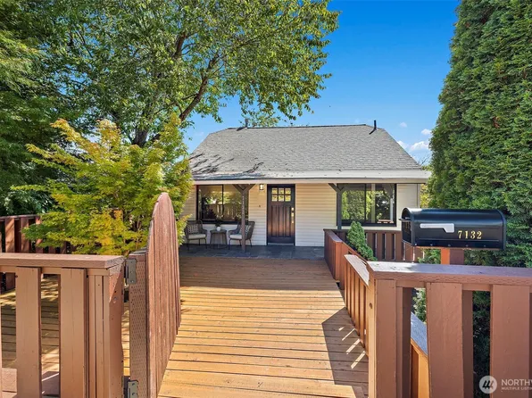 7132 34th Avenue SW, Seattle, WA 98126