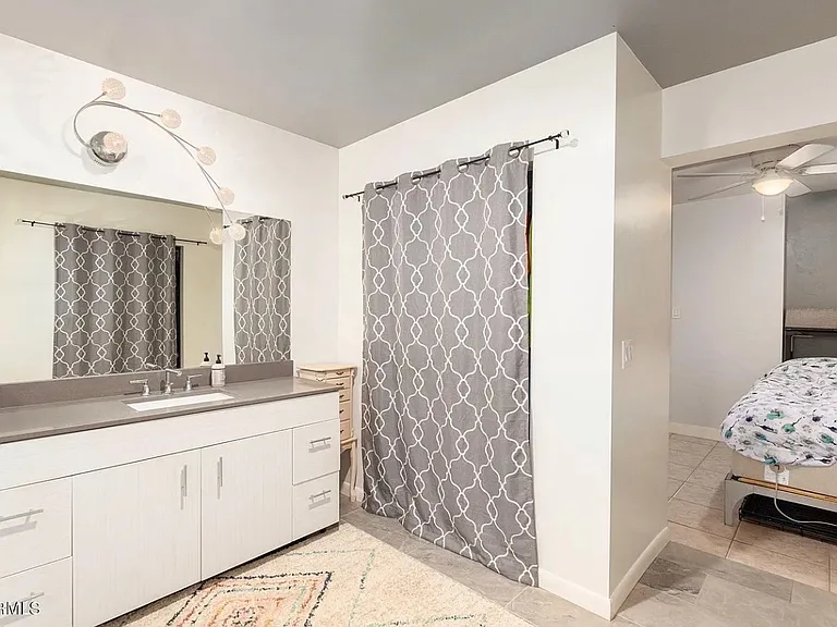 2711 W Carson Dr — Photo 5