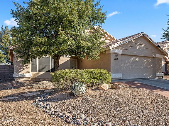 3rd image of 10161 E Sweetleaf Dr