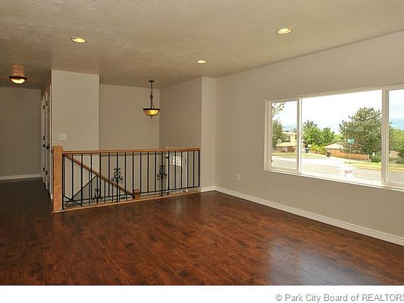 2nd image of 10539 S Larkspur Dr