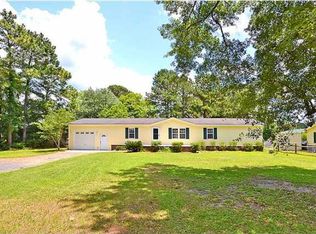 722 General Moultrie Dr, Bonneau, SC 29431