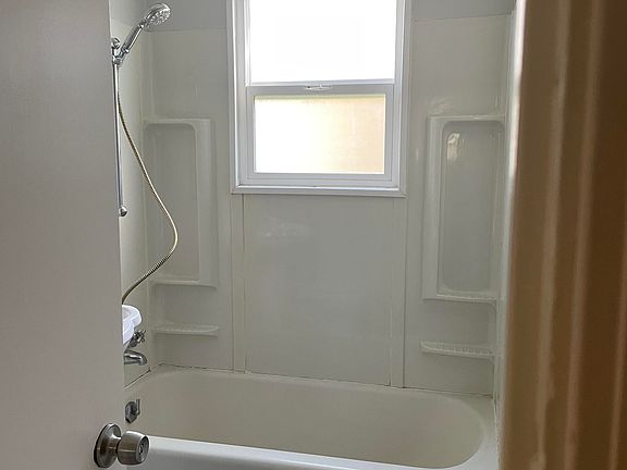 5th image of 702 Park Ave