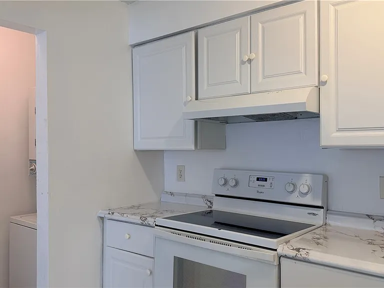 3407 Winkler Ave #309 — Photo 3