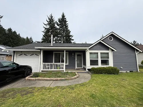570 Malibu Dr SE Photo 1