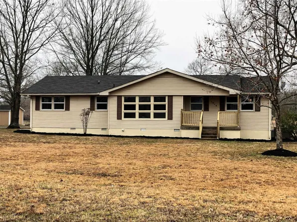 1010 Mooreland St, Belfast, TN 37019