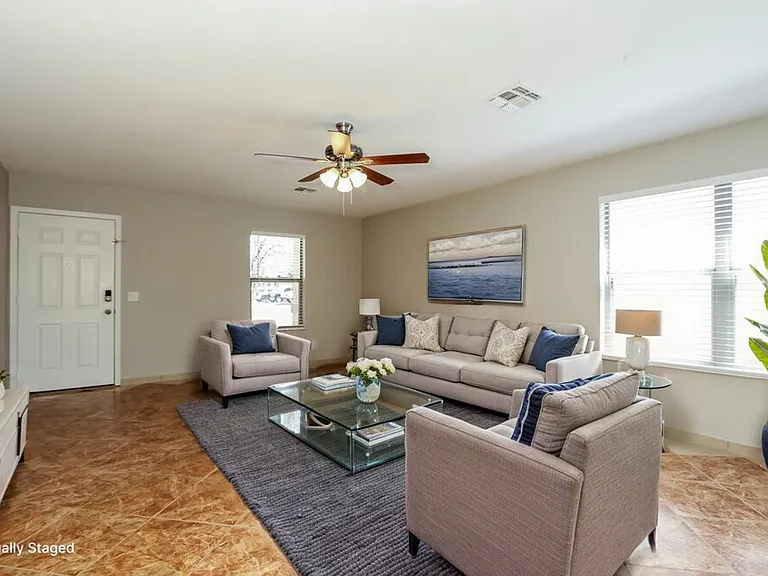 11807 W Ester Dr — Photo 3