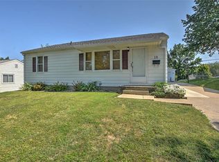 10 4th Dr, Decatur, IL 62521