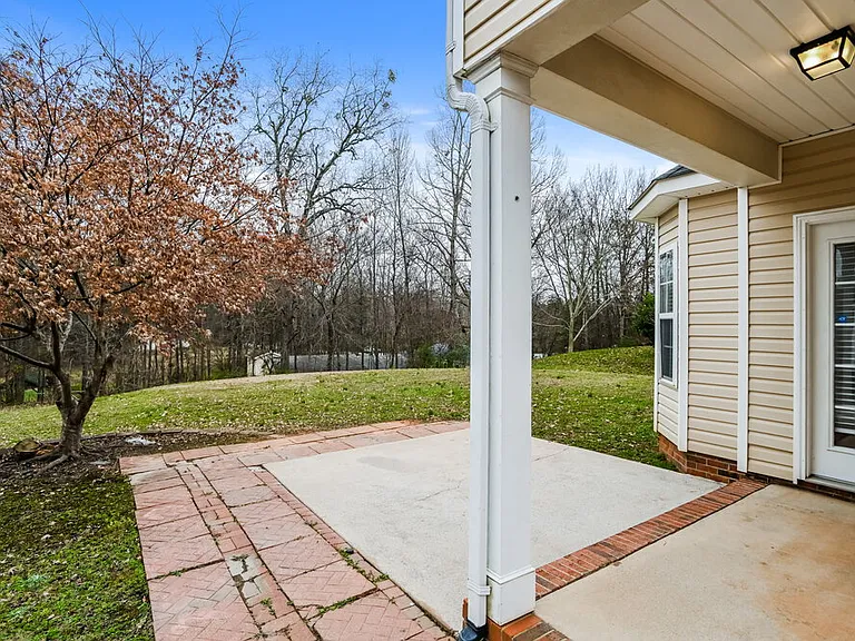 2404 Sierra Chase Dr — Photo 16