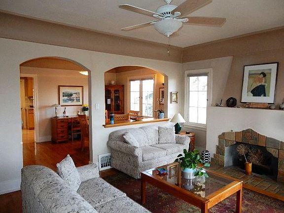 5th image of 303 Hermosa Dr SE