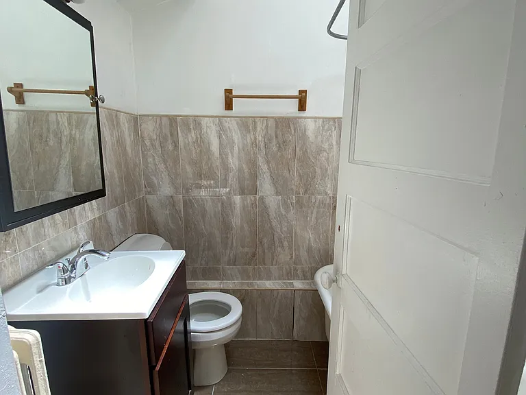 3723 Spring Garden St #3F — Photo 6