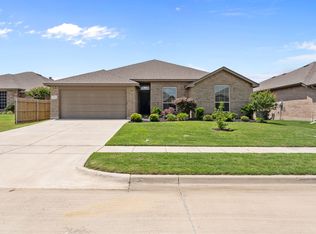 217 Angelina Ct, Azle, TX 76020