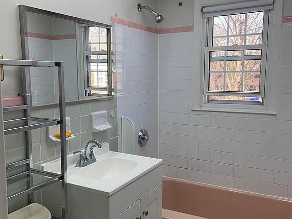 5th image of 729 Broad Ave APT 6A