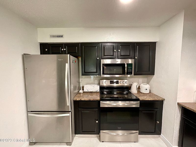 2nd image of 204 Yorktown Drive