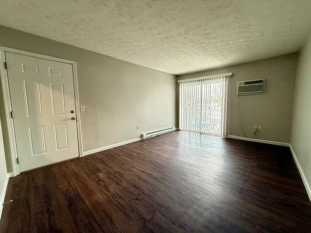 1 bed, 600 sqft, $750 — Photo 3