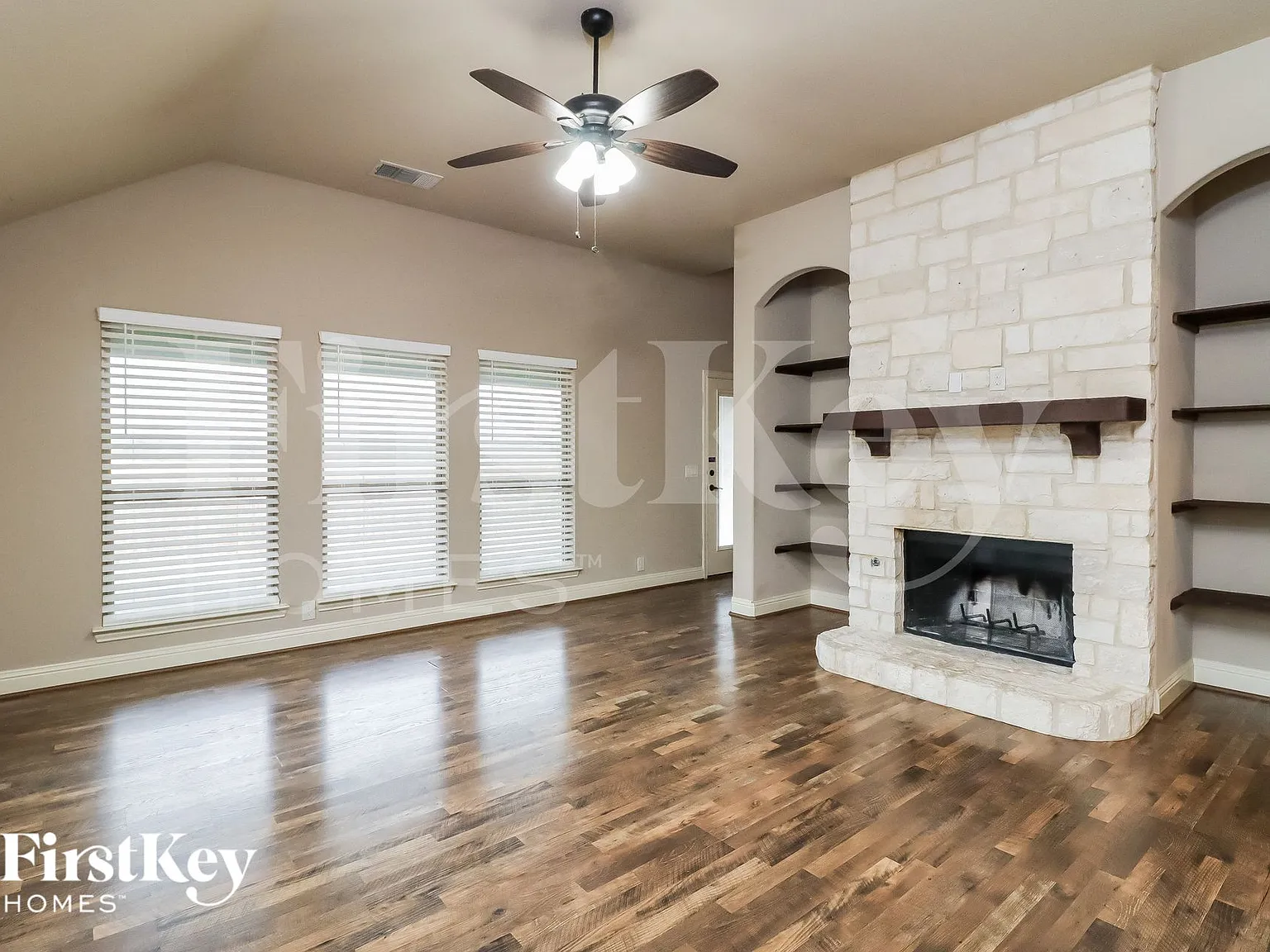 4 bed, 3.0 bath, 2333 sqft, $2,995 — Photo 3