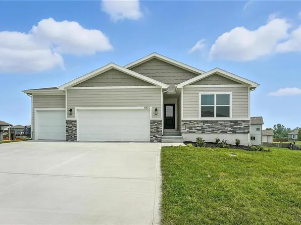 4421 SW Grindstone Cir, Lees Summit, MO 64082
