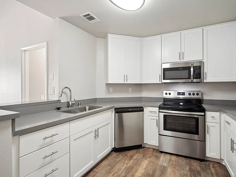 Paloma Summit Condominium Rentals — Photo 25