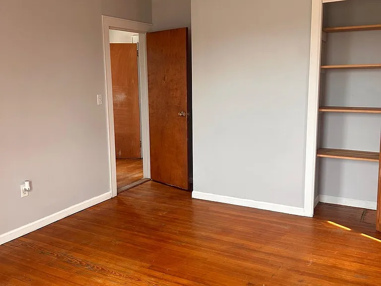 8906 Tonnelle Ave — Photo 5