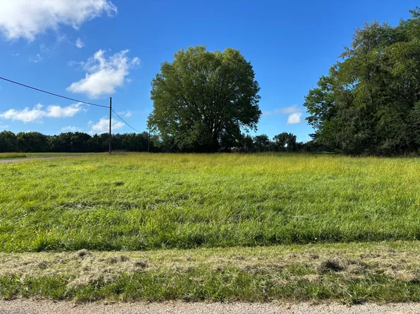 1034 Hidden Valley Dr, Varna, IL 61375