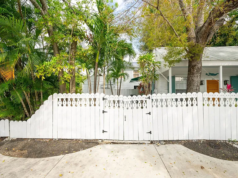 903 Southard St — Photo 22