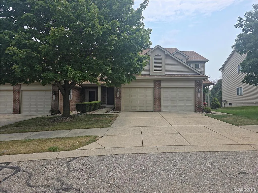 2 bed, 1345 sqft, $2,000 — Photo 1