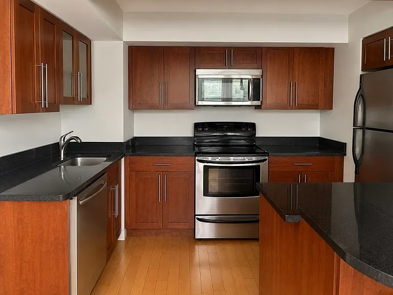 1600 Beacon St #Penthouse 11 — Photo 5