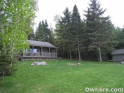 Cabin, walkway and dock house