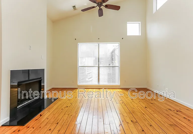 241 Maynard Ter #5 — Photo 6