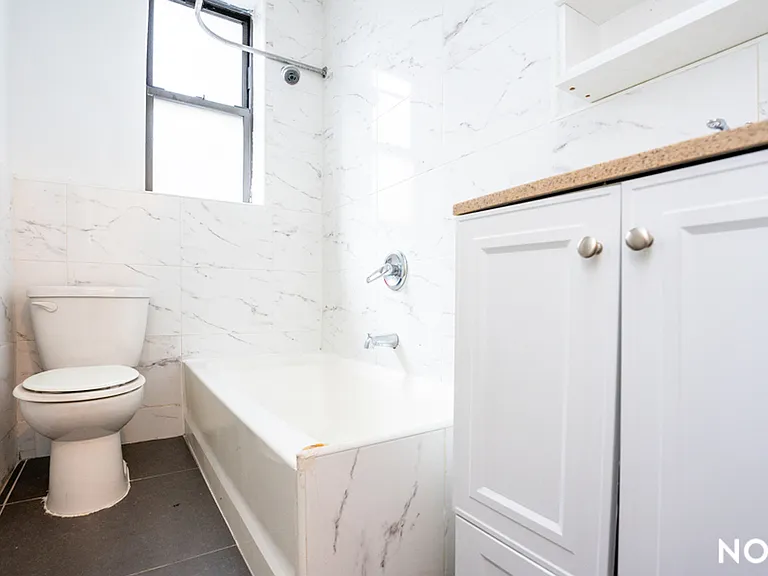 272 Grand St #4 — Photo 10