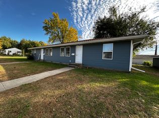 401 Marion St #2, Hiawatha, IA 52233