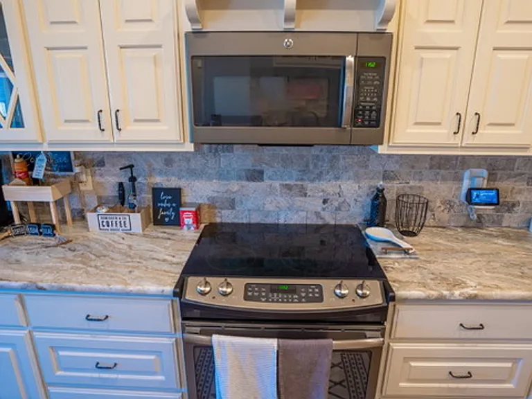 3707 Sterling Oaks Dr — Photo 12