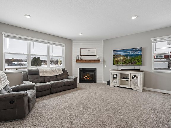 5th image of 6000 Marx Ct NE