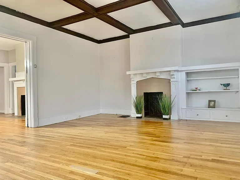 2750 Voelkel Ave — Photo 3